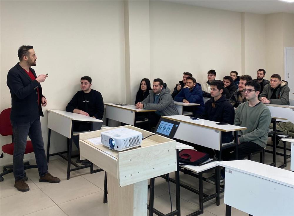 Uygulamalı Eğitime Bilinçli Başlangıç: Gemi İnşaatı Programında Bilgilendirme Etkinliği