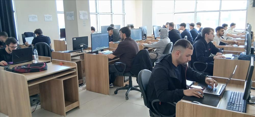 Tasarım Programları ile Bilgisayar Laboratuvarında Uygulama Dersleri…