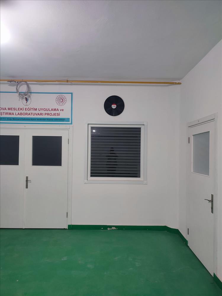 MESLEK YÜKSEKOKULUMUZDA MESLEKİ EĞİTİM UYGULAMA ve ARAŞTIRMA LABORATUVARI İKLİMDENDİRME ÇALIŞMASI TAMAMLANDI…