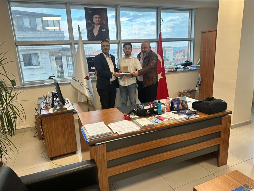 Makine ve Metal Teknolojileri Bölümü Kaynak Teknolojisi Programını Tercih Eden En Yüksek Puanlı Öğrencimize Hediyesi Takdim Edildi