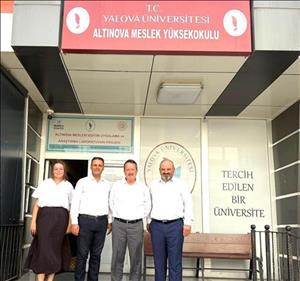 Y.Ü. Altınova Meslek Yüksekokuluna Anlamli Ziyaret..